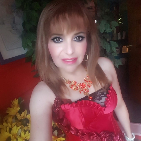 Meet your Posher, Monica - Picture 1 of 1